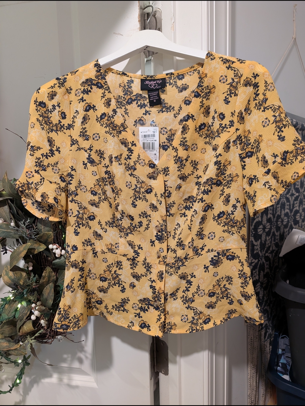New W Tags Macy's Hooked Up by IOT Yellow Floral Button-Front Short Sleeve Top M